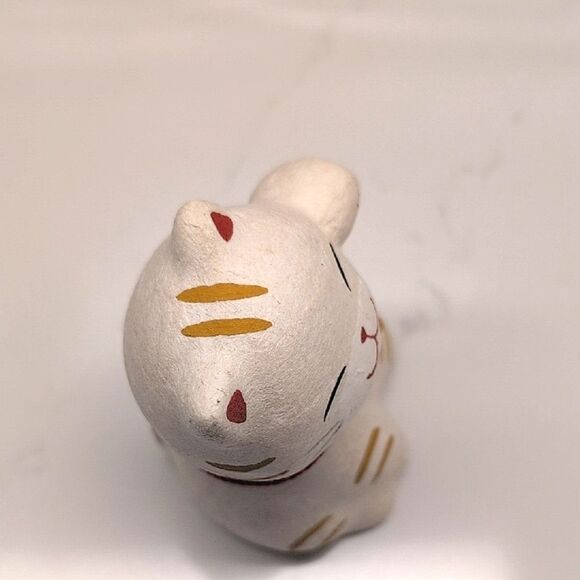 Japanese Lucky Cat Maneki Neko Figurine with Red Collar and Gold Bell - Picture 5 of 8